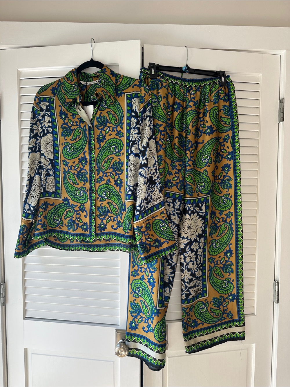 Zara Green & Gold Paisley Wide-Leg Pants